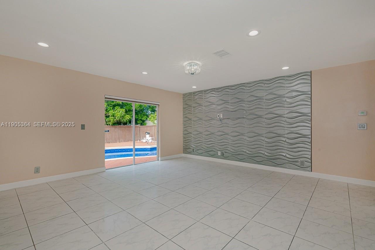 401 Southwest 76th Terrace Pompano Beach, FL 33068 - Photo 6 of 31 Photo 6