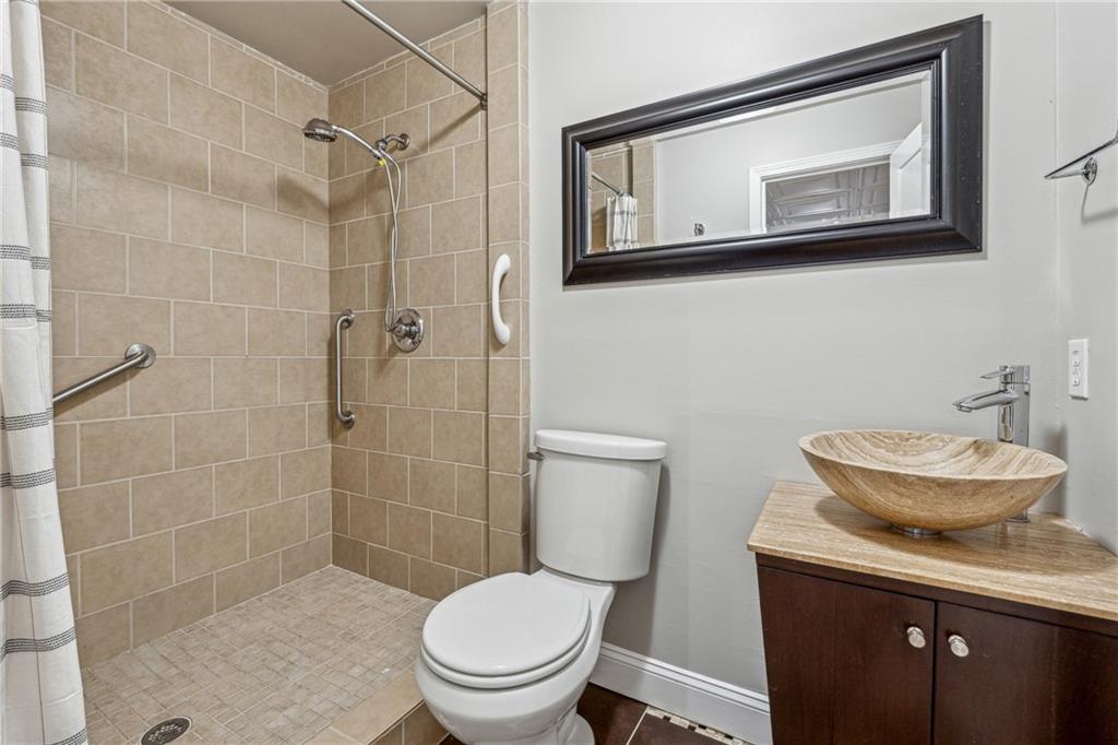 6895 Riverside Drive Sandy Springs, GA 30328 - Photo 38 of 47 Gallery Image 38