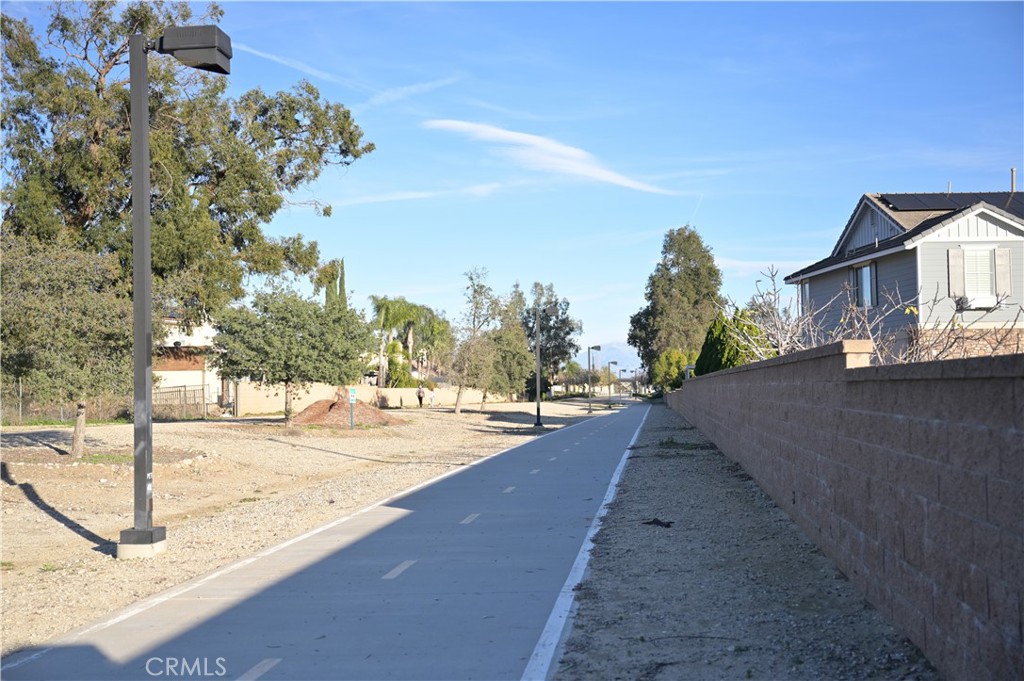 7112 Acorn Place Rancho Cucamonga, CA 91739 - Photo 40 of 40 a view of a street with houses