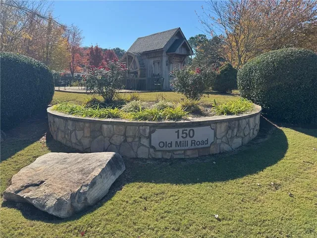 a view of a bathtub in the backyard