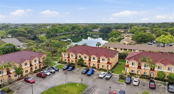 $365,000 | 5918 Woodlands Boulevard, Tamarac, FL 33319
