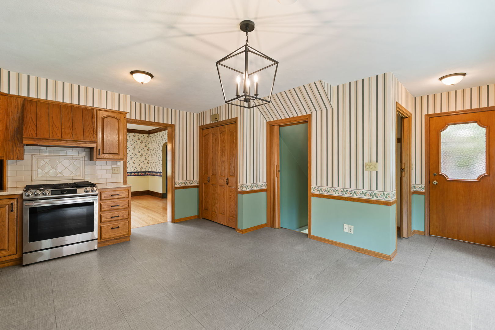 2405 27th Street Moline, IL 61265 - Photo 16 of 51