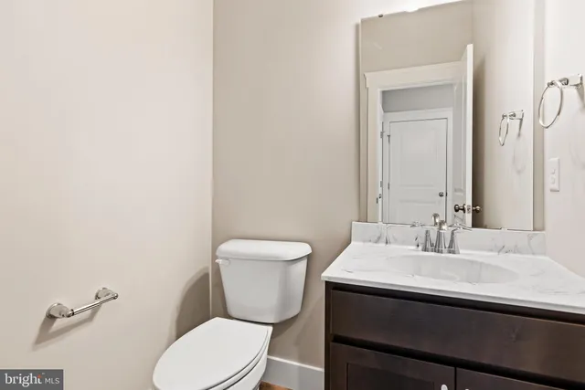 $699,900 | 4487 Continental Drive, Harrisburg, PA 17112