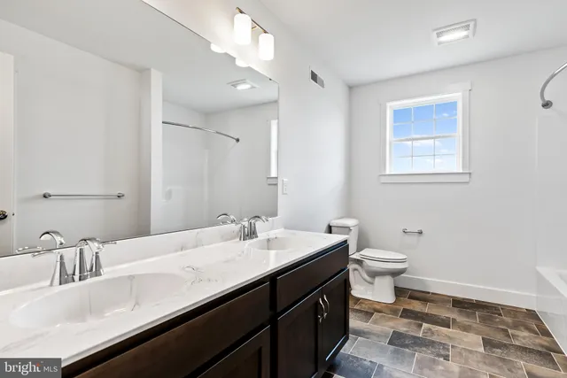 $699,900 | 4487 Continental Drive, Harrisburg, PA 17112