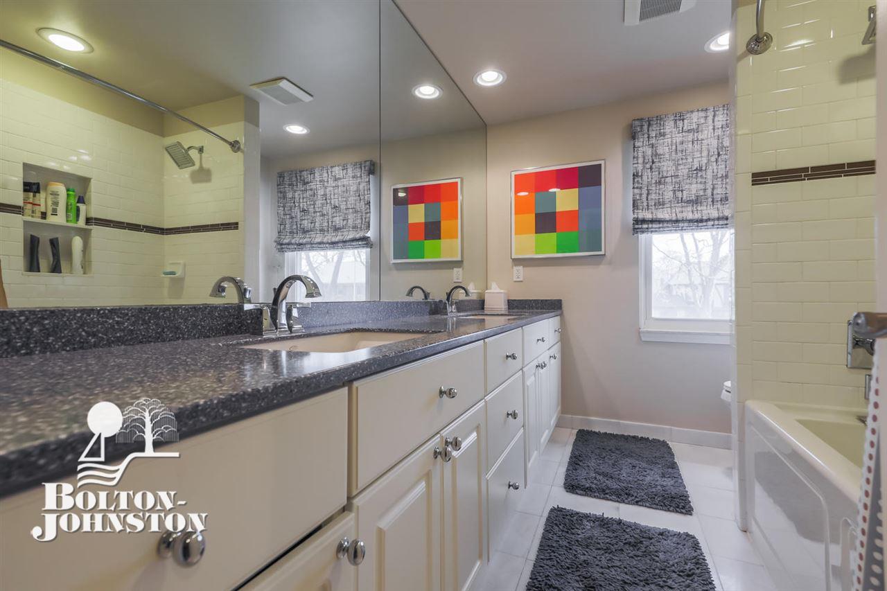 1043 Audubon Road Grosse Pointe, MI 48230 - Photo 27 of 39 Hall Bath