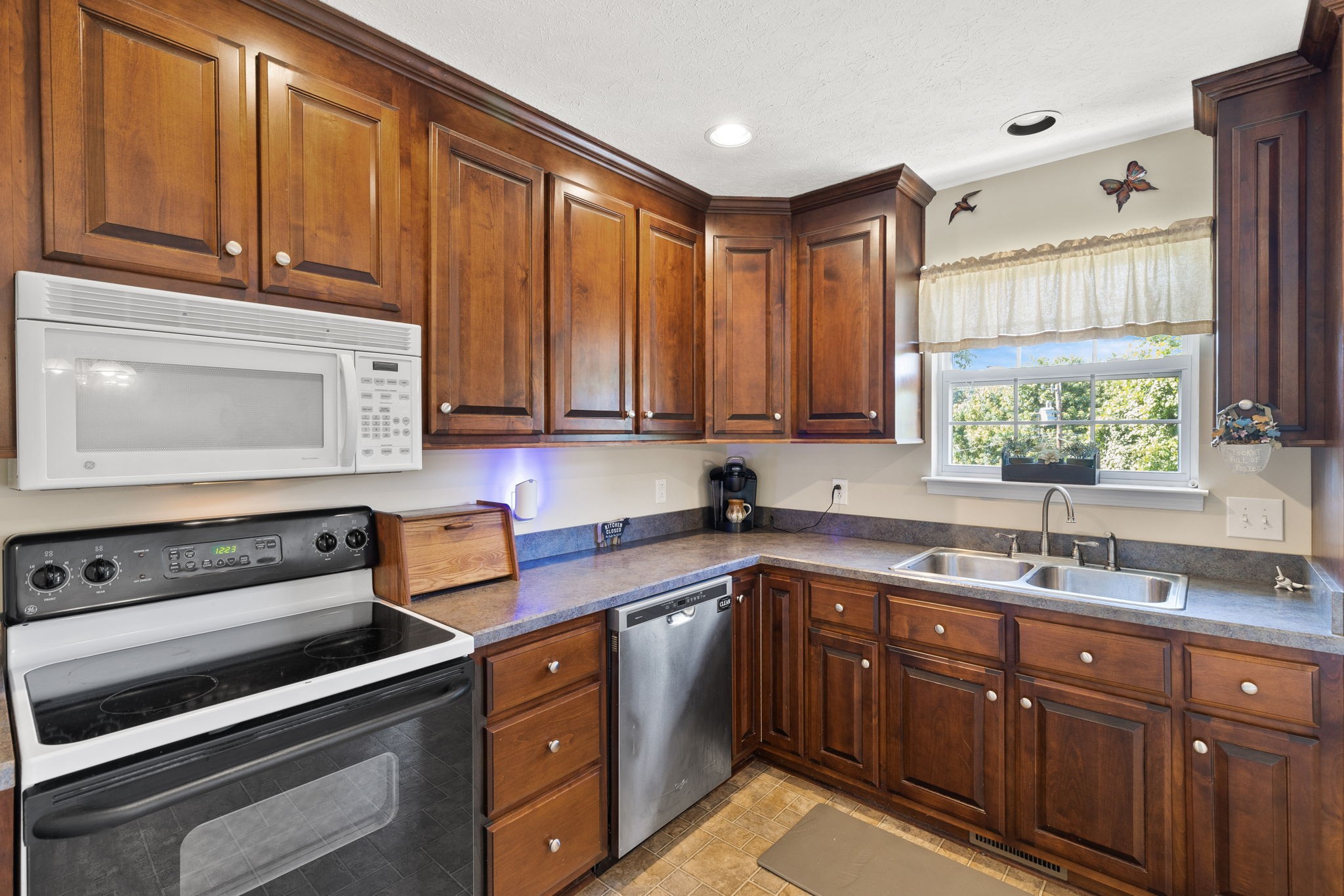 4379 Allison Lane Springfield, TN 37172 - Photo 11 of 33 Gallery Image 11