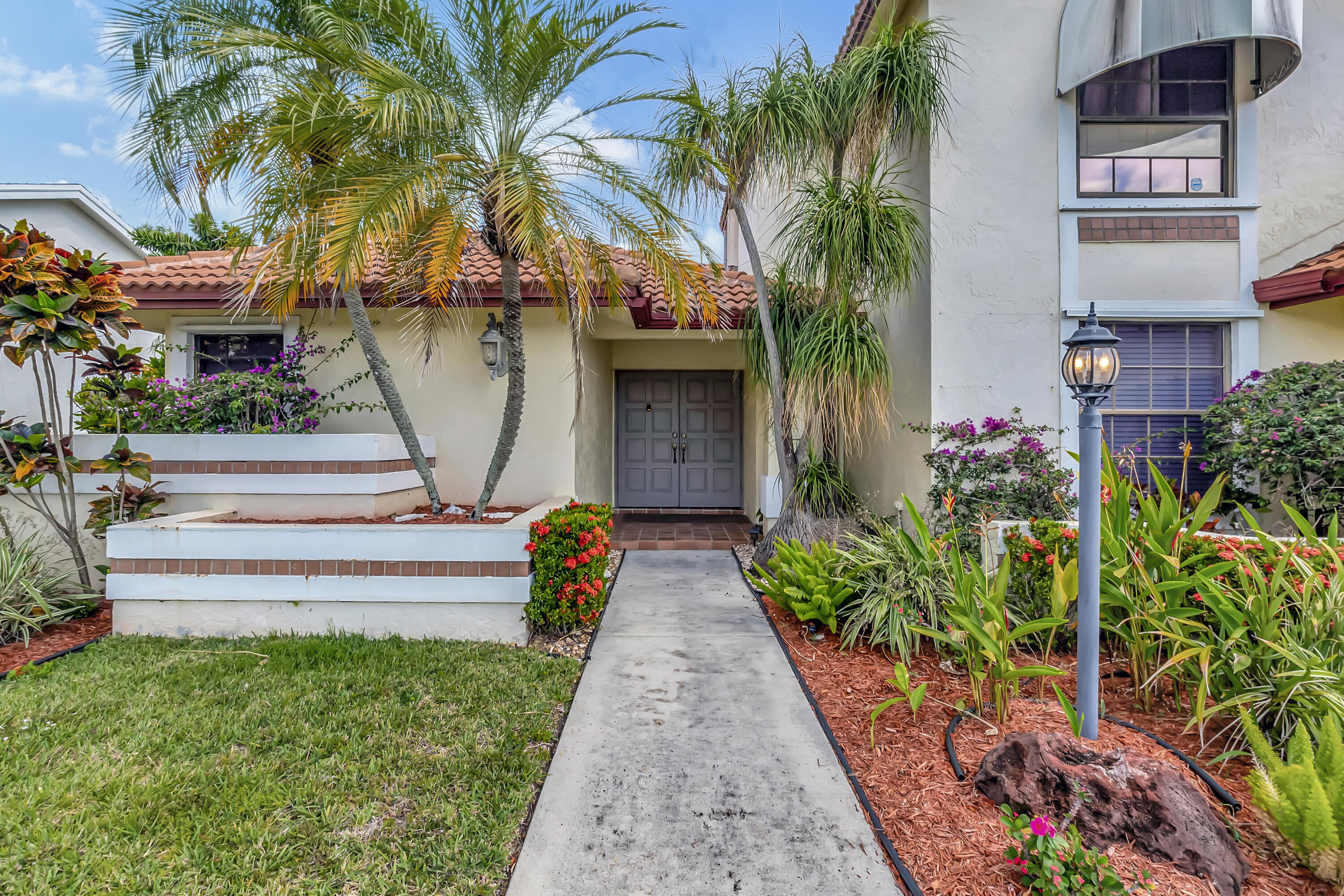 417 Mohawk Lane Boca Raton, FL 33487 - Photo 4 of 53 DSC_7135