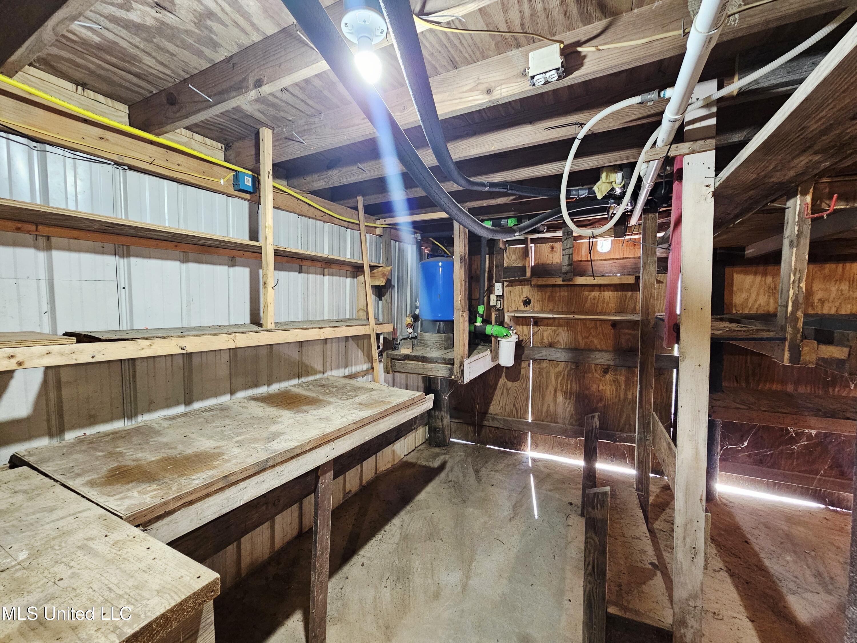 146 Oak Point Road Picayune, MS 39466 - Photo 36 of 40 Workshop under home