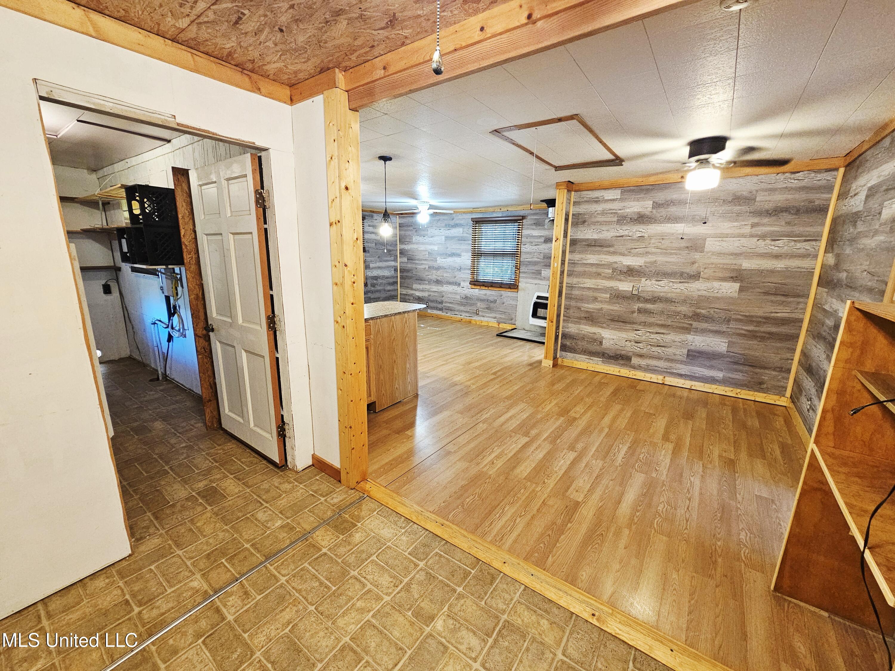 146 Oak Point Road Picayune, MS 39466 - Photo 7 of 40 Foyer