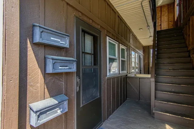 $1,300 | 79 School Street, Unit 1ST FL FR, Webster, MA 01570