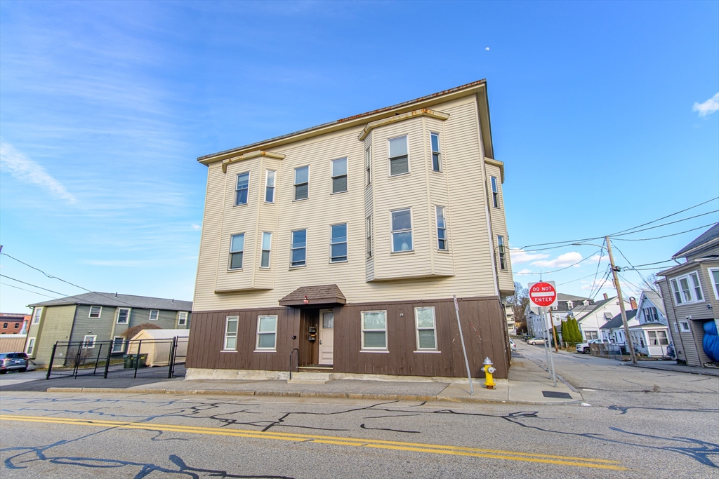 79 School Street, Unit 1ST FL FR Webster, MA 01570 - Photo 16 of 18