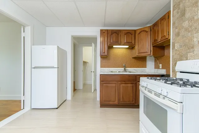 $1,300 | 79 School Street, Unit 1ST FL FR, Webster, MA 01570