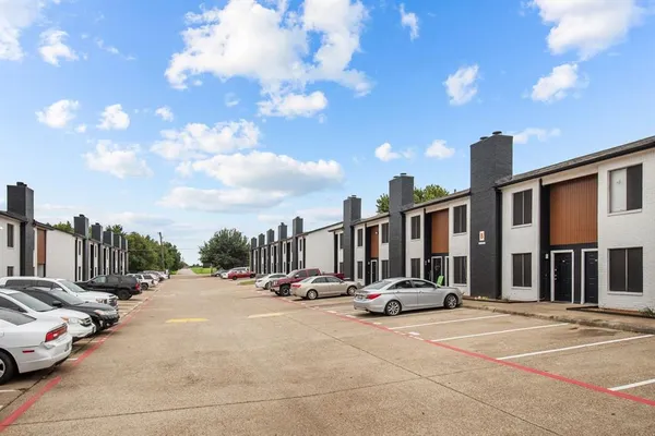 $1,600 | 151 East Little Creek Road, Unit 1, Cedar Hill, TX 75104