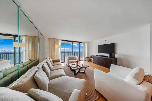 $5,900 | 801 North Venetian Drive, Unit 903, Miami, FL 33139