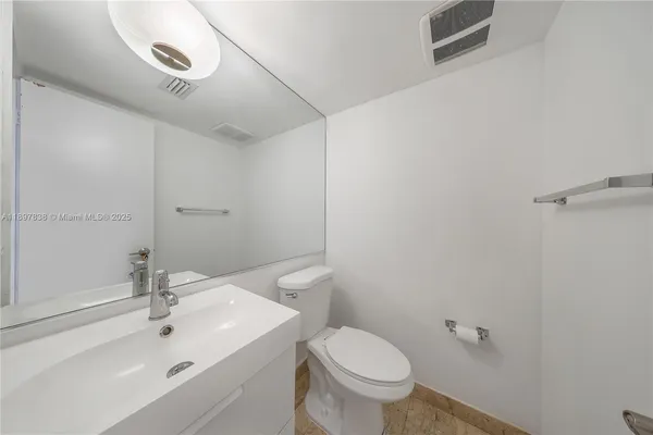 $5,900 | 801 North Venetian Drive, Unit 903, Miami, FL 33139