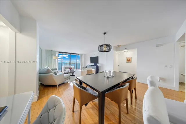 $5,900 | 801 North Venetian Drive, Unit 903, Miami, FL 33139