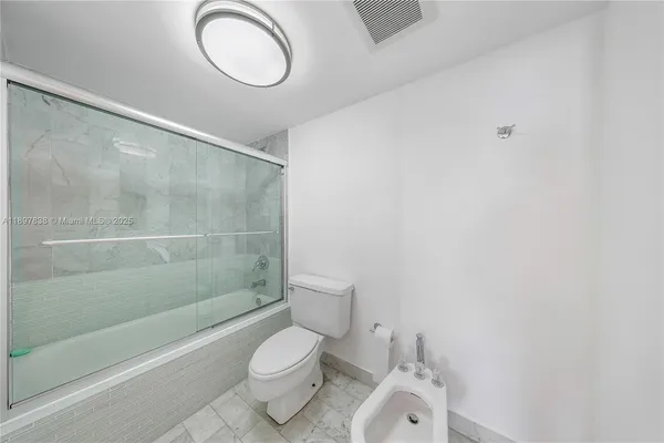 $5,900 | 801 North Venetian Drive, Unit 903, Miami, FL 33139