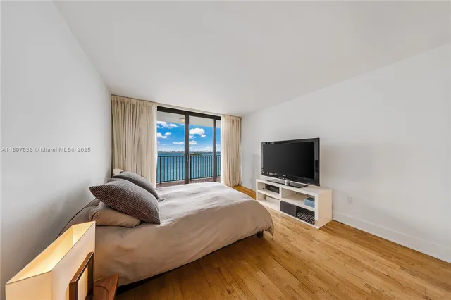 $5,900 | 801 North Venetian Drive, Unit 903, Miami, FL 33139