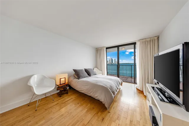 $5,900 | 801 North Venetian Drive, Unit 903, Miami, FL 33139