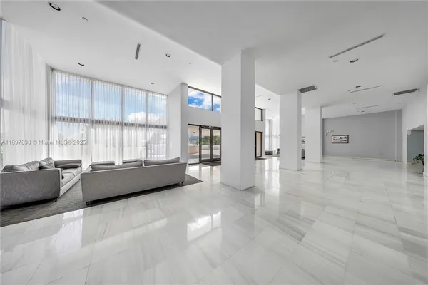 $5,900 | 801 North Venetian Drive, Unit 903, Miami, FL 33139