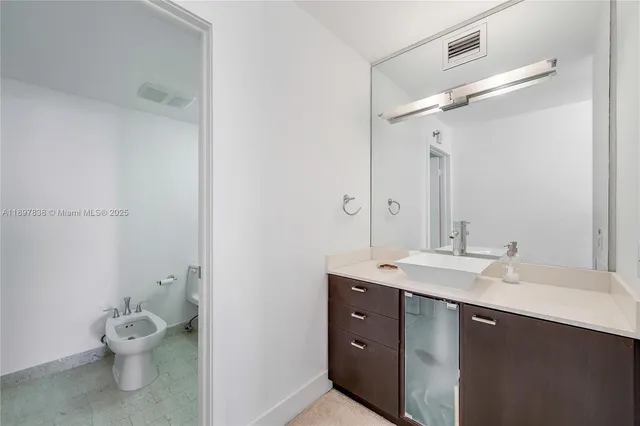 $5,900 | 801 North Venetian Drive, Unit 903, Miami, FL 33139