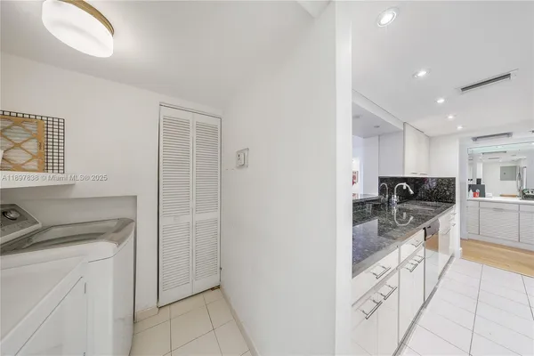 $5,900 | 801 North Venetian Drive, Unit 903, Miami, FL 33139