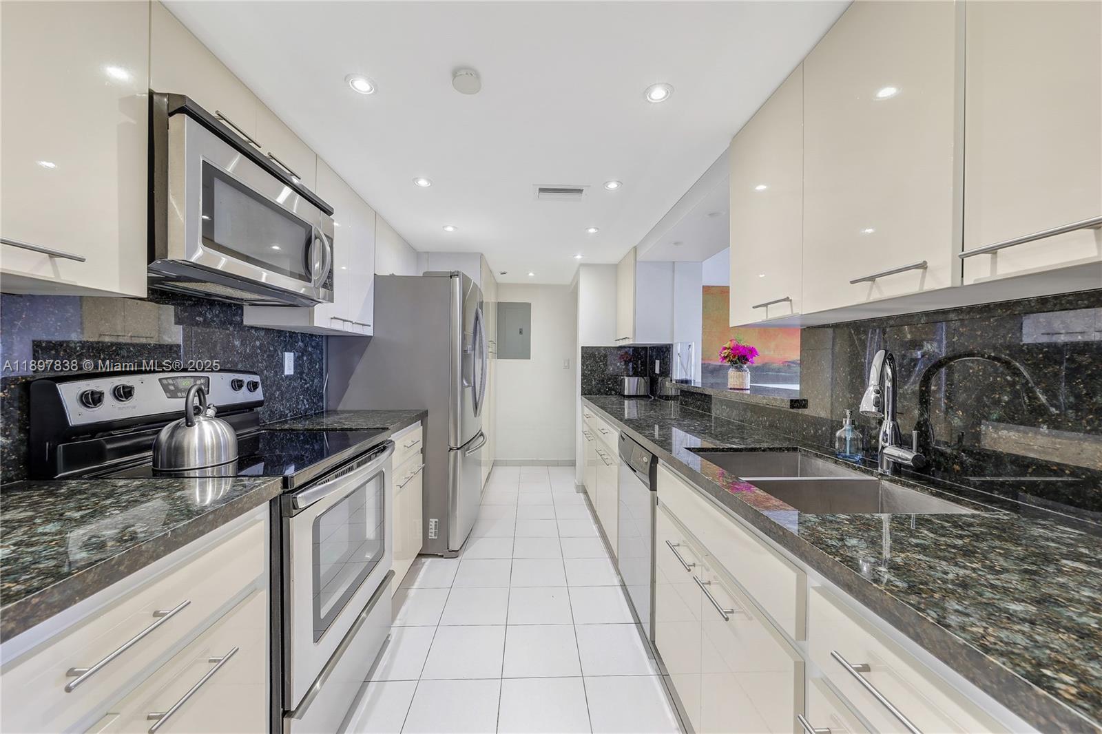 801 North Venetian Drive, Unit 903 Miami, FL 33139 - Photo 7 of 23