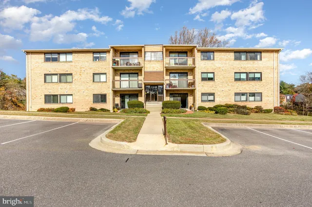$246,500 | 3 Summit Hill Court, Unit B2, Baltimore, MD 21228