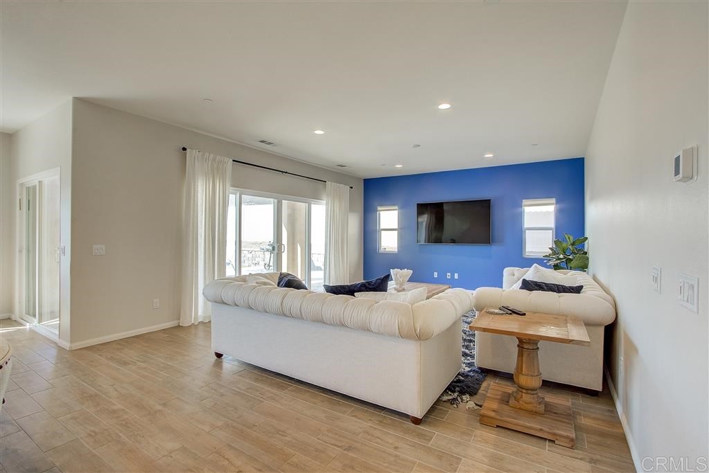 406 Calabrese Street Fallbrook, CA 92028 - Photo 4 of 24 Gallery Image 4