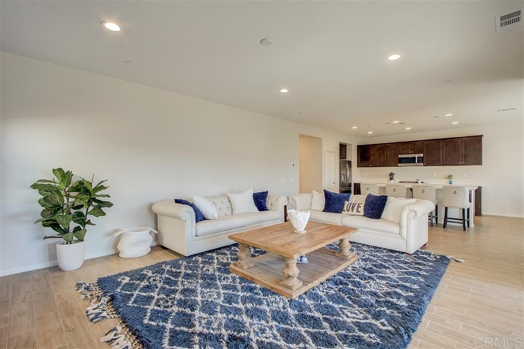 406 Calabrese Street Fallbrook, CA 92028 - Photo 5 of 24 Gallery Image 5