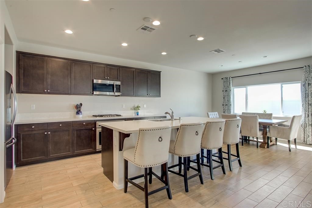 406 Calabrese Street Fallbrook, CA 92028 - Photo 7 of 24 Gallery Image 7