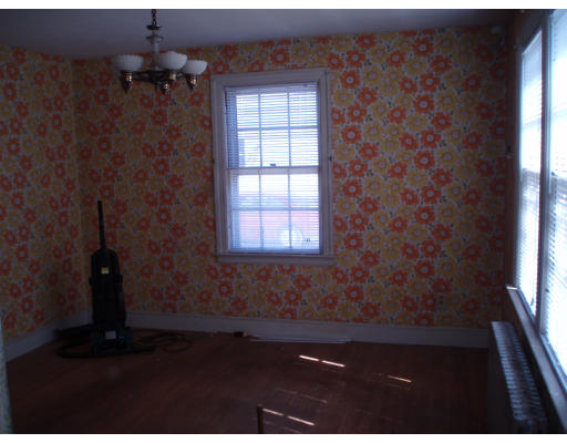 10 Arnold Road Worcester, MA 01607 - Photo 7 of 11 Gallery Image 7