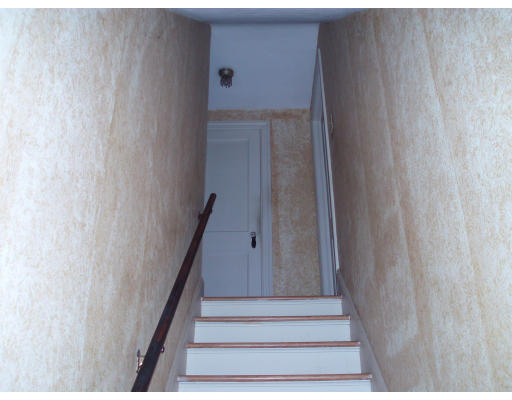 10 Arnold Road Worcester, MA 01607 - Photo 8 of 11 Gallery Image 8