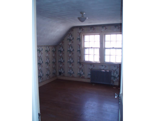10 Arnold Road Worcester, MA 01607 - Photo 10 of 11 Gallery Image 10