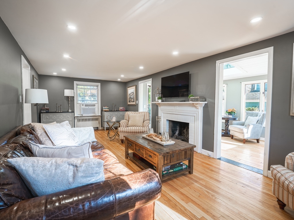 87 Bridle Path Road Springfield, MA 01118 - Photo 5 of 35