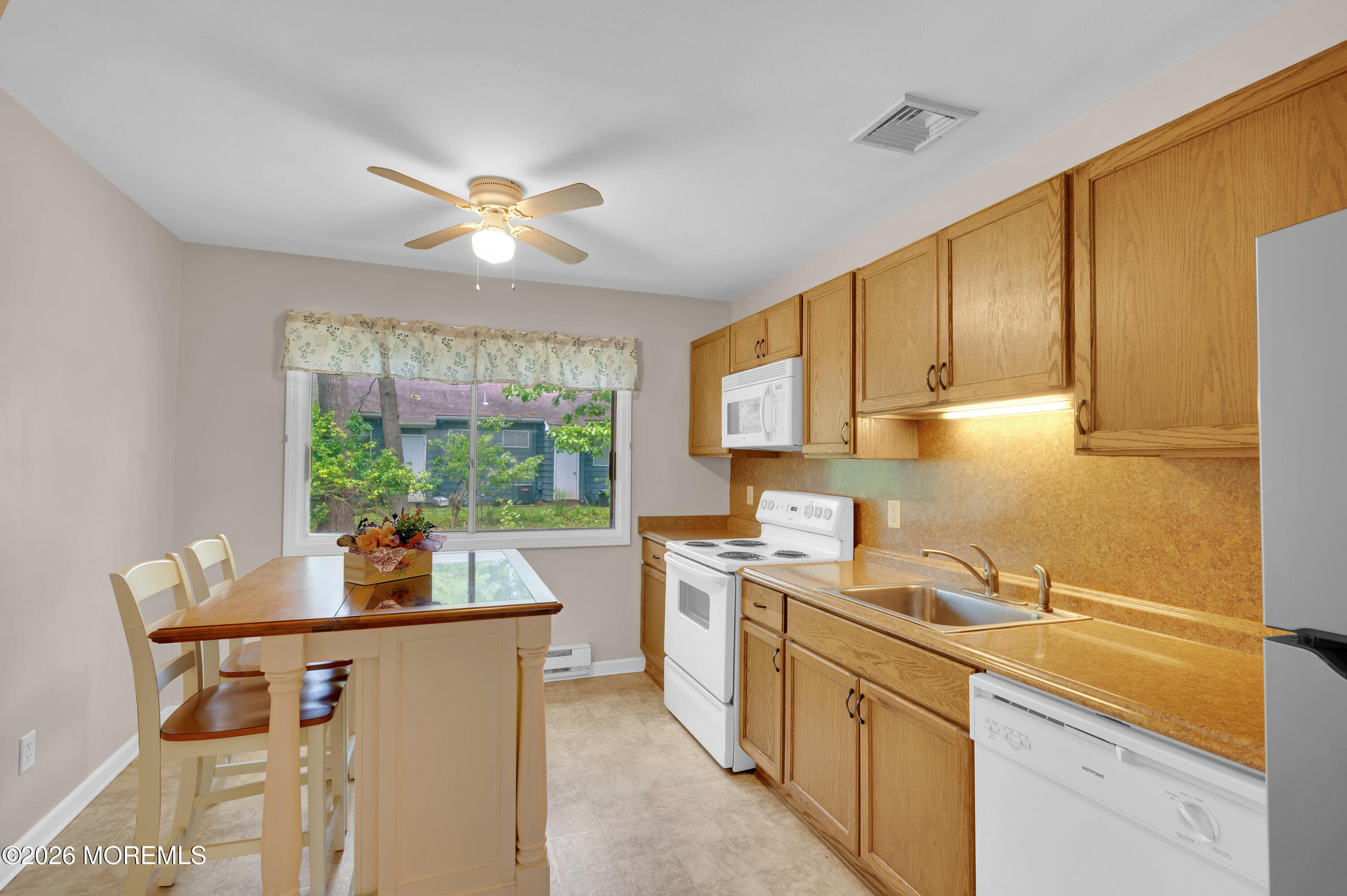 4 Indiana Way, Unit B Whiting, NJ 08759 - Photo 13 of 25 Kitchen 4