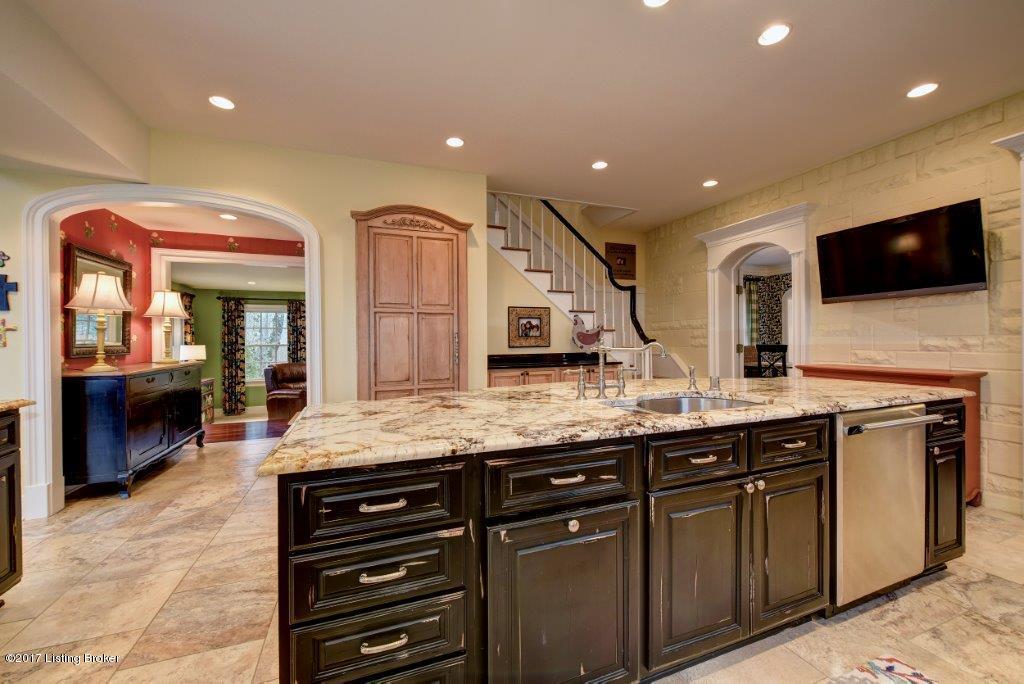 27 Stonebridge Road Louisville, KY 40207 - Photo 9 of 54 8