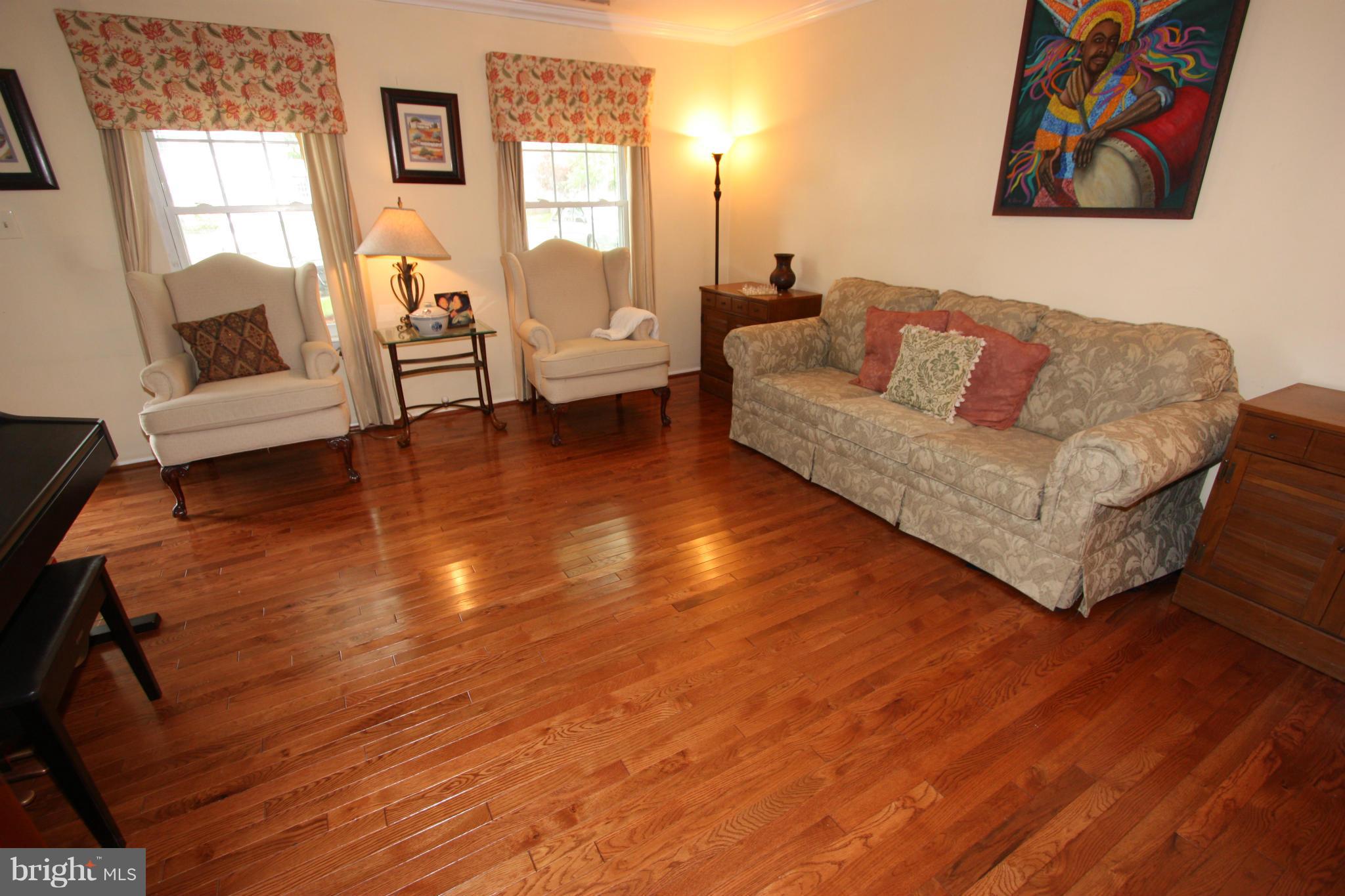 8644 Heathermill Road Nottingham, MD 21236 - Photo 11 of 30 IMAGINE YOUR OWN FURNITURE IN THIS COZY ROOM