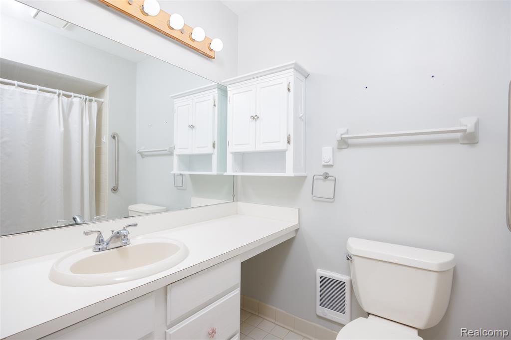 970 Ridge Court Brighton, MI 48116 - Photo 17 of 24 Gallery Image 17