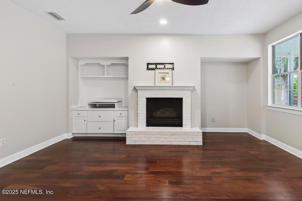 53 Tallwood Road Jacksonville Beach, FL 32250 - Photo 18 of 62 Family room