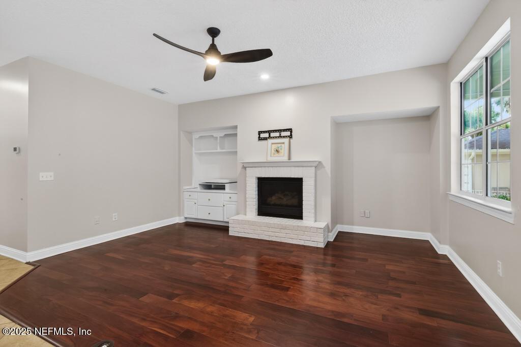 53 Tallwood Road Jacksonville Beach, FL 32250 - Photo 19 of 62 Family room