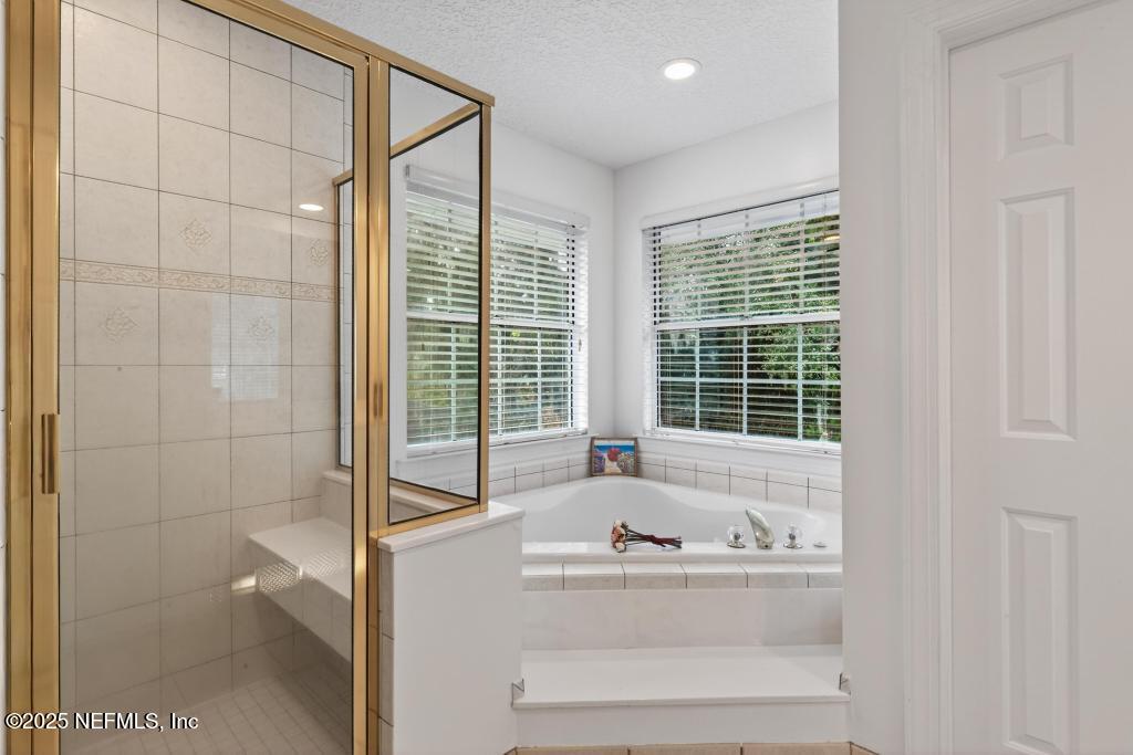 53 Tallwood Road Jacksonville Beach, FL 32250 - Photo 41 of 62 Primary bath