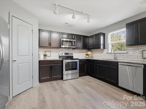 $389,000 | 422 Perry Lane, Marshville, NC 28103