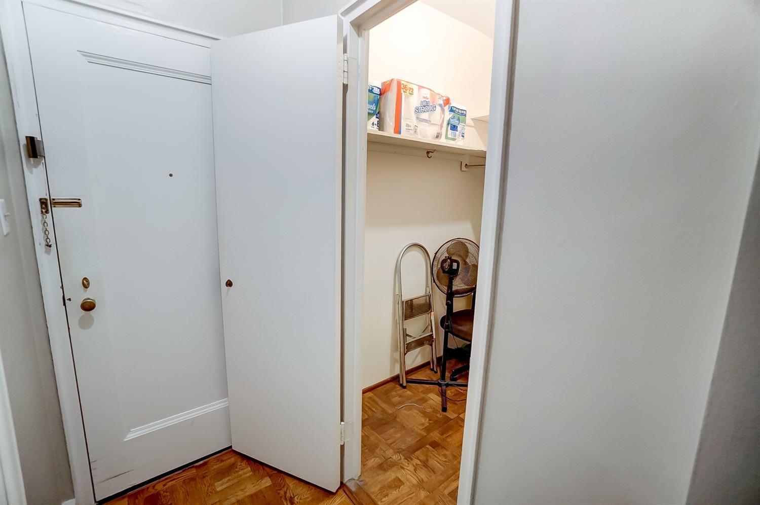 2376 Madison Road, Unit 51 Cincinnati, OH 45208 - Photo 33 of 47 Gallery Image 33