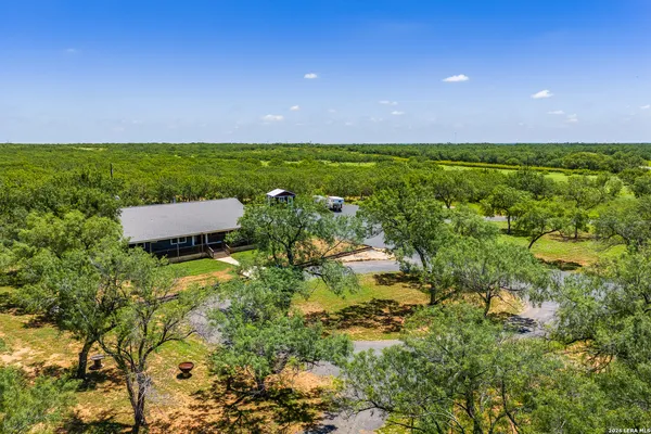 $425,000 | 15599 East Highway 85, Pearsall, TX 78061