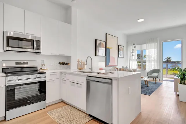 $2,260 | 2121 Broward Avenue, Unit 303, West Palm Beach, FL 33407