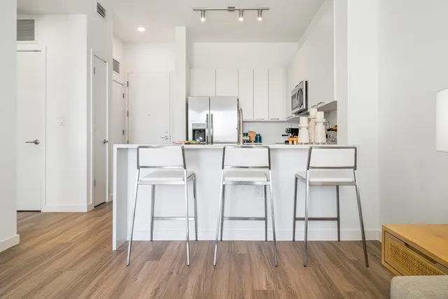 $2,260 | 2121 Broward Avenue, Unit 303, West Palm Beach, FL 33407