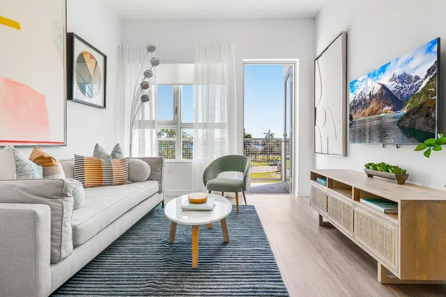 $2,260 | 2121 Broward Avenue, Unit 303, West Palm Beach, FL 33407