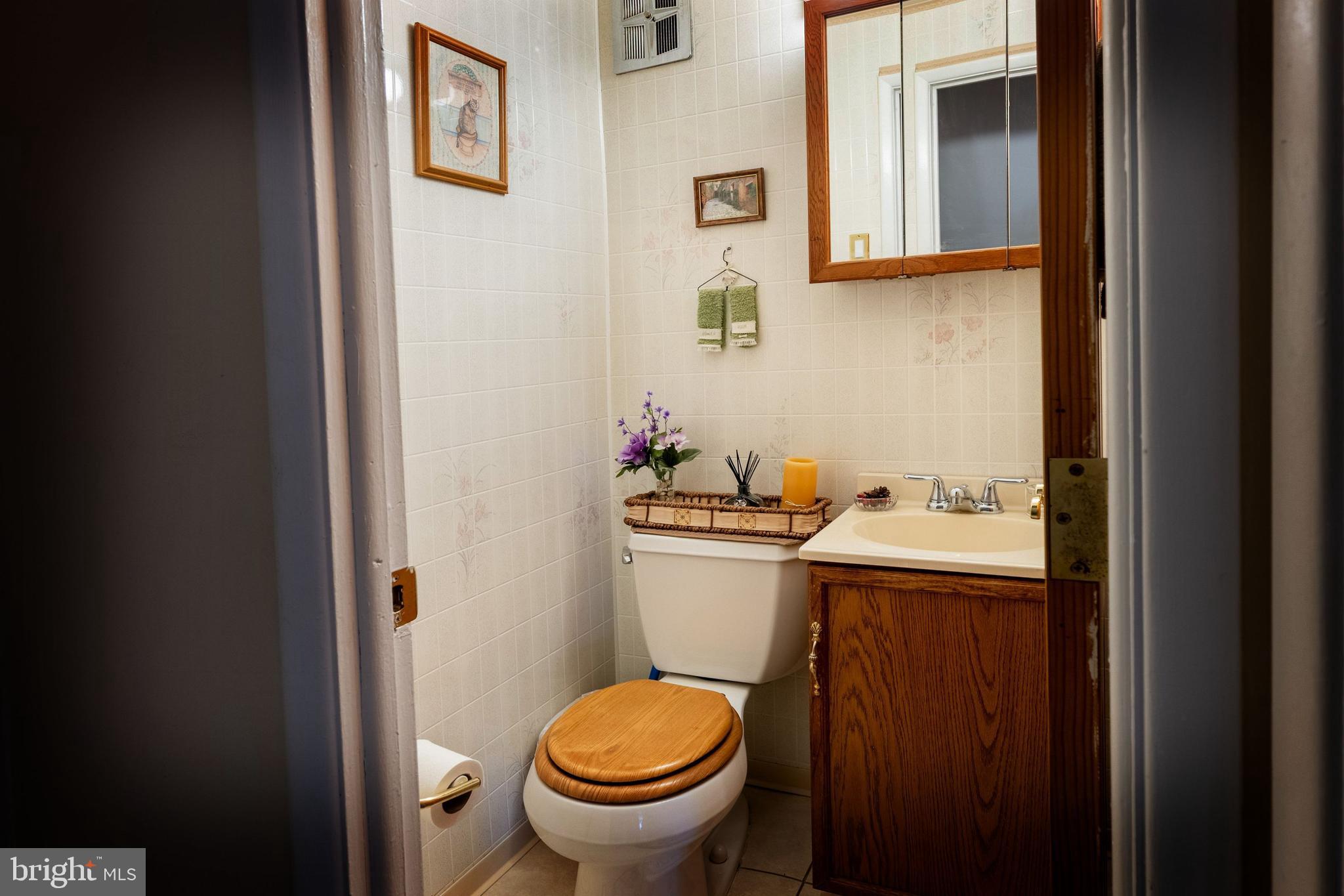 11706 Telfair Road Philadelphia, PA 19154 - Photo 12 of 37 Half Bath