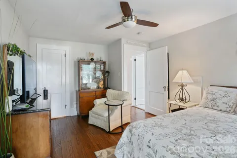 $474,900 | 1520 5th Street Northeast, Hickory, NC 28601